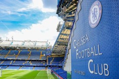 英超黑马水晶宫17场不败，三中卫体系助力战利物浦冲击欧战