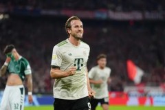 曼联战术困境：阿莫林执教受质疑，拜仁弗里克妙招破解，曼联亟需调整