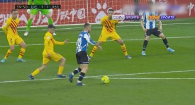 巴塞罗那逆转西班牙人夺冠：莱万双响锁定西甲荣耀